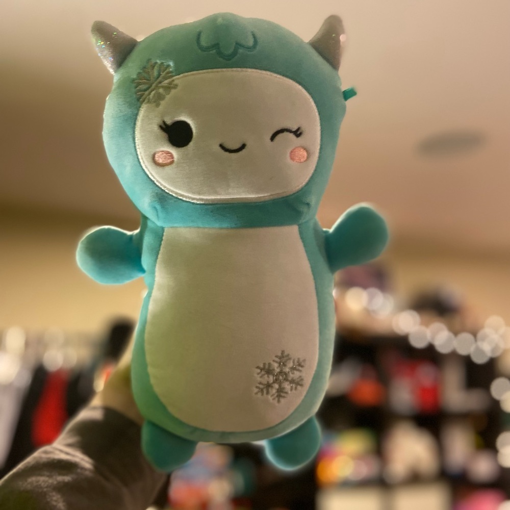 Yollie the squishmallow 💙❄️